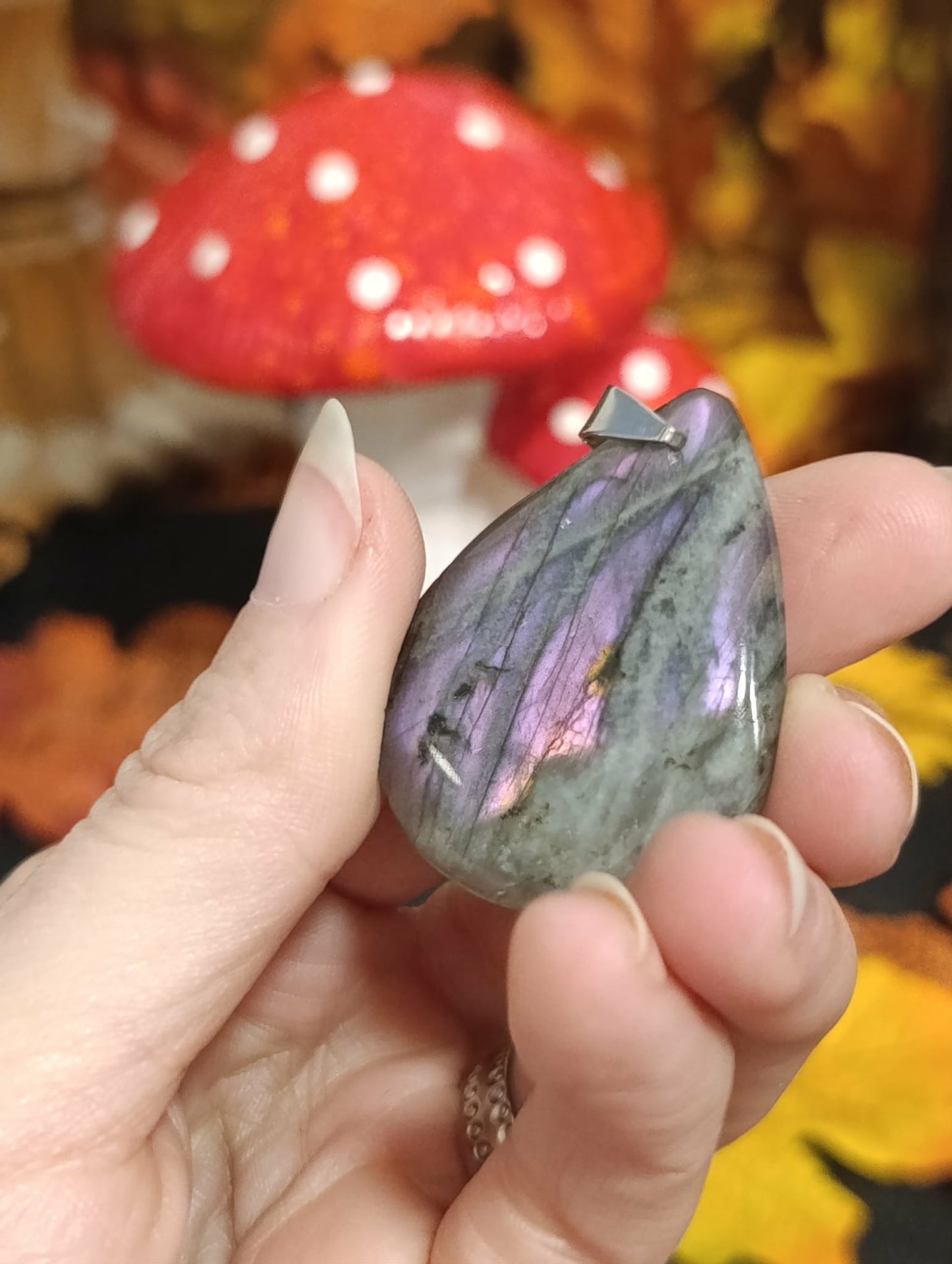 Pendentif goutte Labradorite violette