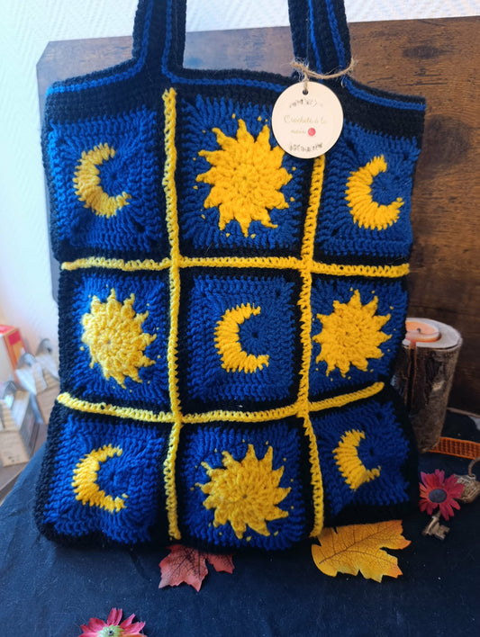 Sac en crochet motif soleil et lune noir bleu