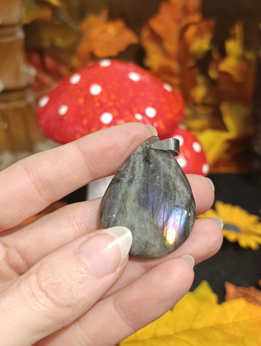 Pendentif goutte Labradorite violette
